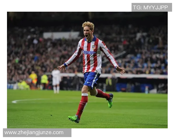 托雷斯在对阵皇马的经典对决中展现出怎样的个人魅力与足球智慧